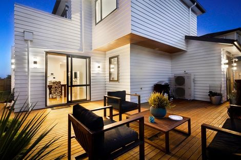 Photo of property in 40 Bounty Road, Long Bay, Auckland, 0630