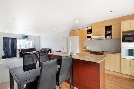 Photo of property in 11 Rakich Place, Henderson, Auckland, 0612