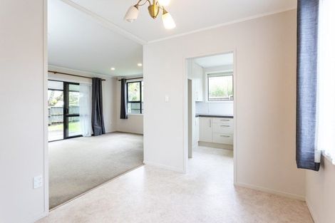 Photo of property in 2 Glucina Place, Glen Eden, Auckland, 0602