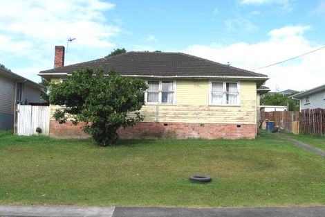 Photo of property in 31 Glen Marine Parade, Glendene, Auckland, 0602