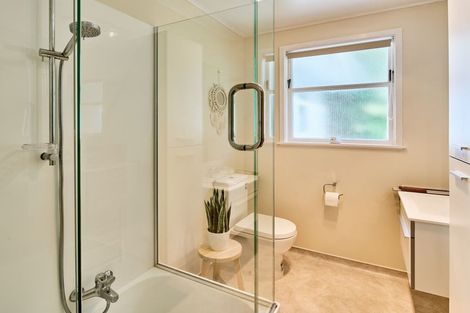 Photo of property in 18 Pukerua Beach Road, Pukerua Bay, 5026