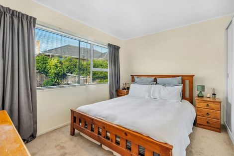 Photo of property in 1/2 Roberts Road, Glenfield, Auckland, 0629