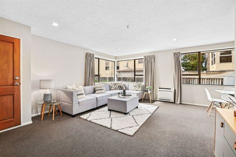 Photo of property in 2/100 Purchas Street, Edgeware, Christchurch, 8013