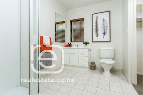 Photo of property in 1/112 Seaview Road, Glenfield, Auckland, 0629