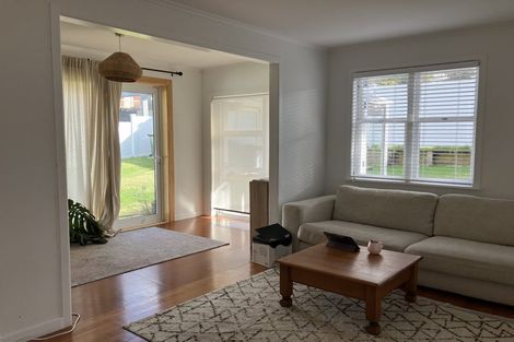 Photo of property in 3/15 East Coast Road, Milford, Auckland, 0620