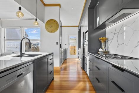 Photo of property in 77 Te Aroha Street, Hamilton East, Hamilton, 3216