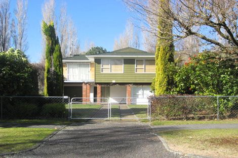 Photo of property in 25 Kinloch Road, Kinloch, Taupo, 3377