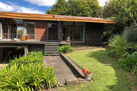 Photo of property in 153 Bleakhouse Road, Mellons Bay, Auckland, 2014