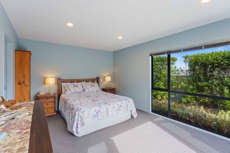 Photo of property in 148 Field Way, Waikanae Beach, Waikanae, 5036