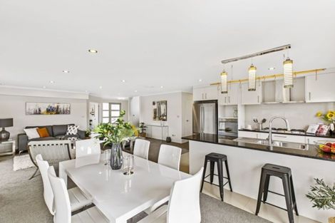 Photo of property in 2f Wood Street, Papakura, 2110