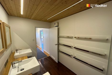 Photo of property in 15 Porterfield Street, Macandrew Bay, Dunedin, 9014