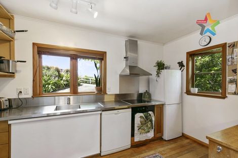 Photo of property in 153 Nevay Road, Miramar, Wellington, 6022