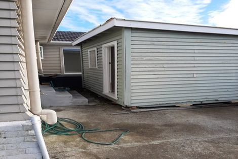 Photo of property in 30 Royton Avenue, Mangere East, Auckland, 2024