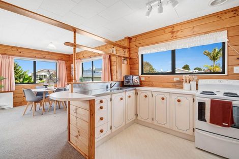 Photo of property in 22a Ngatira Place, Snells Beach, 0920