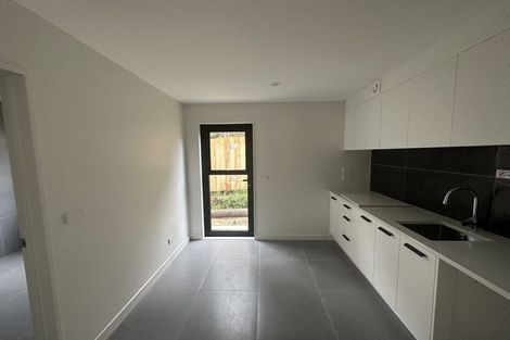 Photo of property in 8a Lynn Road, Bayview, Auckland, 0629