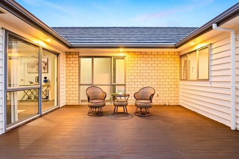 Photo of property in 19 Kotuku Crescent, Takanini, 2112