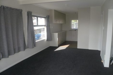 Photo of property in 43 Edmonton Road, Henderson, Auckland, 0612