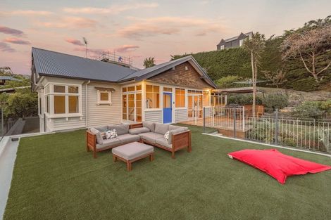 Photo of property in 94 Mount Pleasant Road, Mount Pleasant, Christchurch, 8081