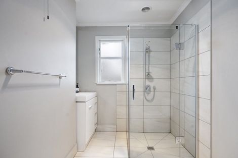 Photo of property in 2 Glasgow Street, Takaro, Palmerston North, 4412