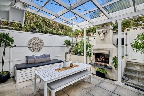 Photo of property in 62 Hobson Street, Thorndon, Wellington, 6011