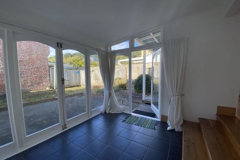 Photo of property in 21 Queen Street, Mount Victoria, Wellington, 6011