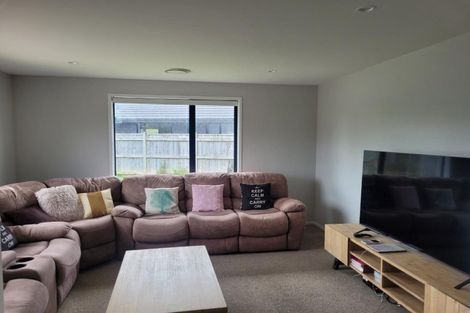 Photo of property in 7 Twin Way, Hurworth, New Plymouth, 4310