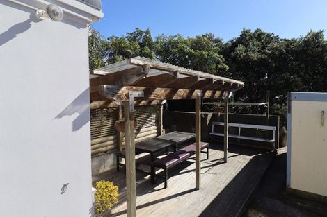 Photo of property in 12 Bristol Street, Island Bay, Wellington, 6023