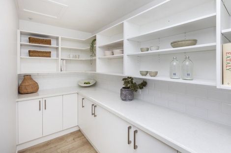 Photo of property in 12 Parkridge Place, Mount Pleasant, Christchurch, 8081