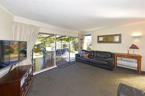 Photo of property in 7 Hannah Place, Redwood, Christchurch, 8051