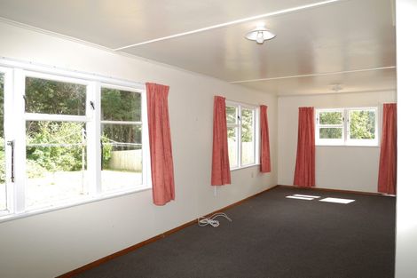 Photo of property in 7-9 York Place, Cannons Creek, Porirua, 5024