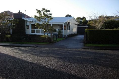 Photo of property in 18 Sullivan Avenue, Mangere Bridge, Auckland, 2022