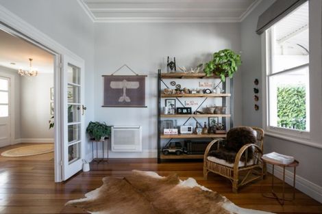 Photo of property in 11 Colenso Avenue, Hospital Hill, Napier, 4110