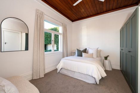 Photo of property in 9 Kinross White Street, Napier South, Napier, 4110