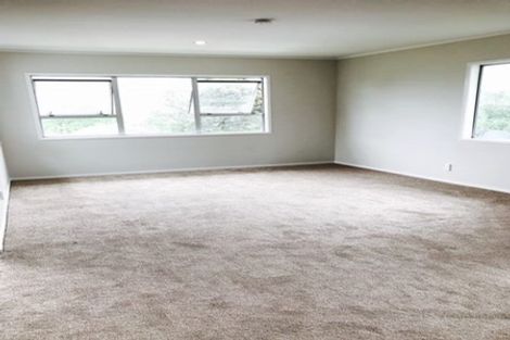 Photo of property in 43 Cedar Heights Avenue, Massey, Auckland, 0614