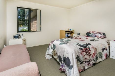 Photo of property in 100 Greenhithe Road, Greenhithe, Auckland, 0632