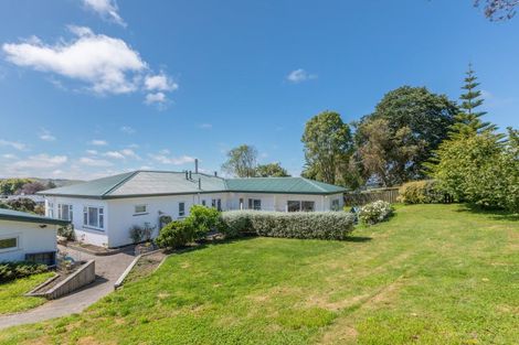 Photo of property in 20 Domain Road, Waipawa, 4210
