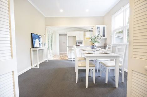 Photo of property in 10 Avonhead Road, Avonhead, Christchurch, 8042