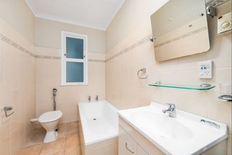 Photo of property in 15 Swansea Street, Hokowhitu, Palmerston North, 4410