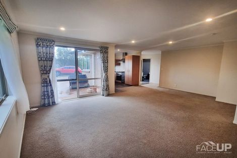 Photo of property in 13 Anna Lane, Glen Eden, Auckland, 0602