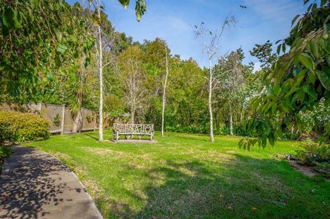 Photo of property in 252 Boord Crescent, Kumeu, 0891