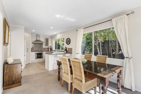 Photo of property in 2/13 Eversleigh Road, Belmont, Auckland, 0622
