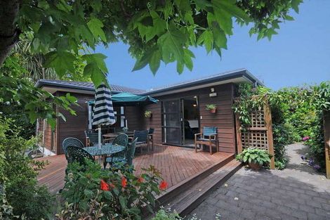 Photo of property in 373 Te Moana Road, Waikanae, 5036