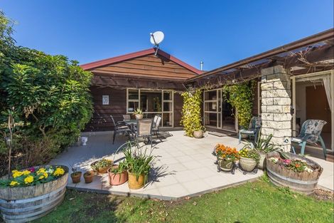 Photo of property in 28 Easton Way, Levin, 5510