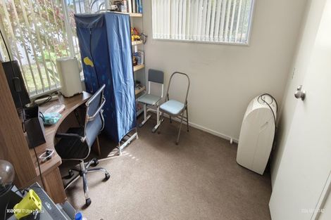 Photo of property in 26 Luckens Road, West Harbour, Auckland, 0618
