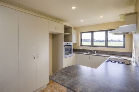 Photo of property in 16 Daniel Place, Kelvin Grove, Palmerston North, 4414
