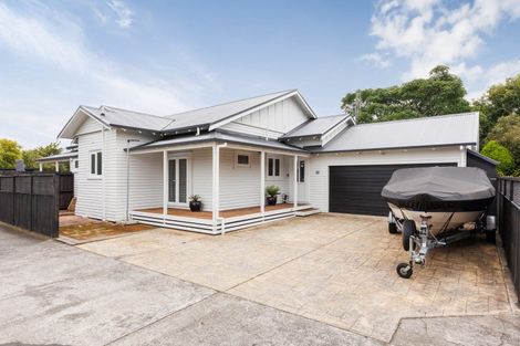 Photo of property in 32 Manson Street, Terrace End, Palmerston North, 4410