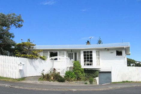 Photo of property in 5 Foyle Street, Island Bay, Wellington, 6023