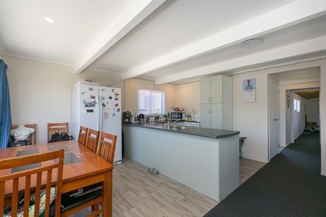 Photo of property in 46 Lismore Street, Merrilands, New Plymouth, 4312
