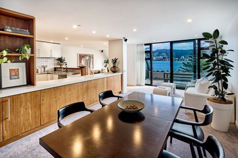 Photo of property in 2/326 Oriental Parade, Oriental Bay, Wellington, 6011