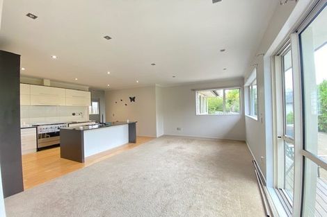 Photo of property in 4 Springvale Drive, Fairview Heights, Auckland, 0632